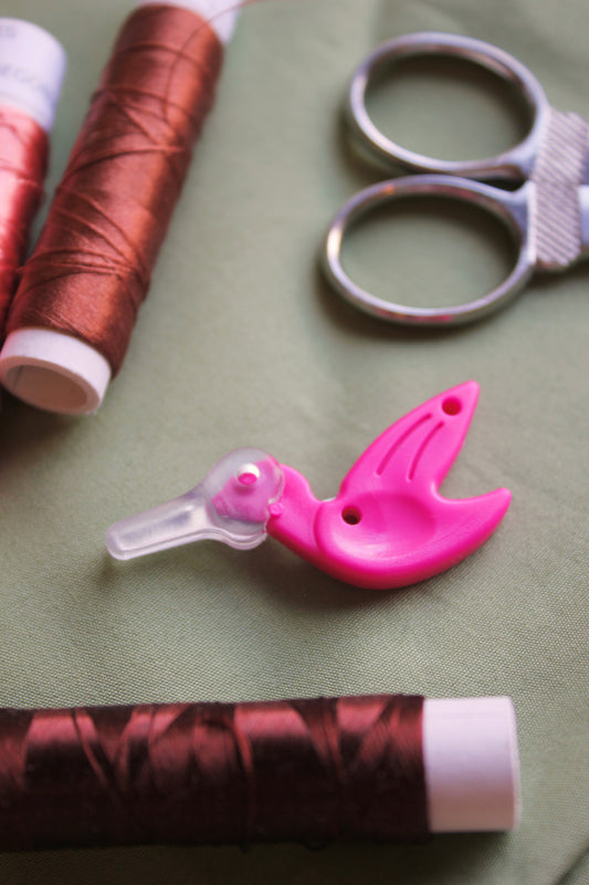 'Birdy' Needle Threader